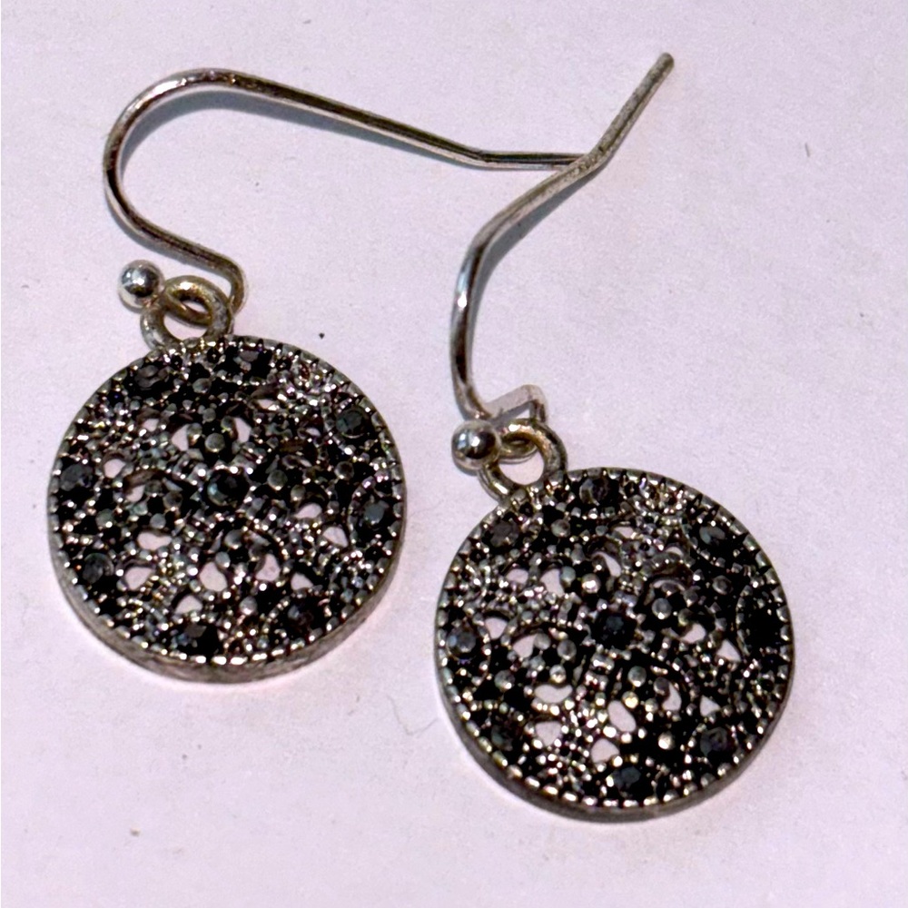 Elegant Black Silver Earrings